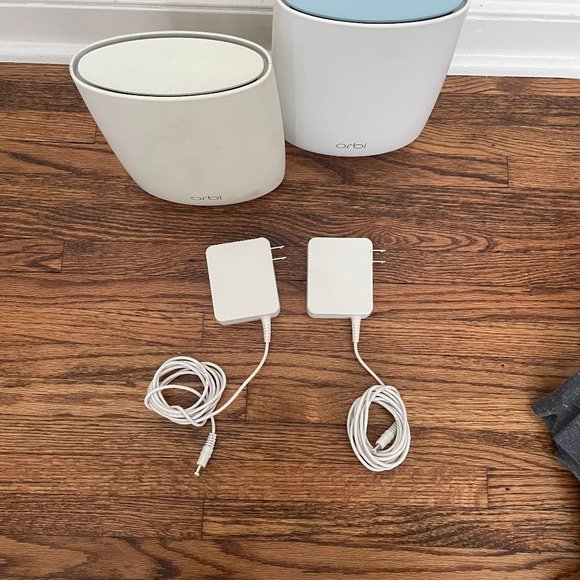 Orbi Router RBR50 and Satellite RBS50 - Picture 2 of 5